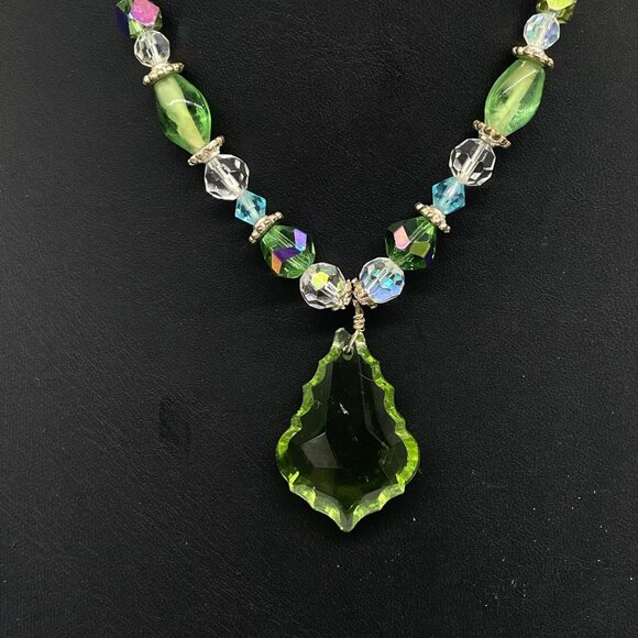 You and I Green Crystal Bead Necklace 16-19" Adjustable Length - Picture 1 of 5